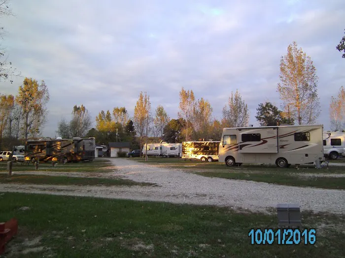 Lamplight Lane RV Resort at Glen Oaks Picture 2