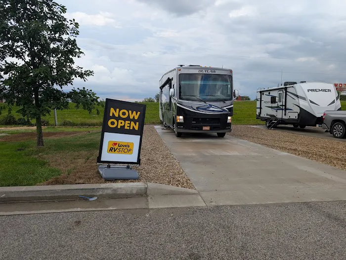 Love's RV Hookup Picture 2