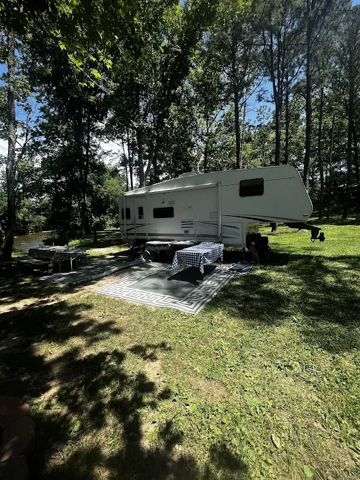 Jesse James River Resort Picture 5