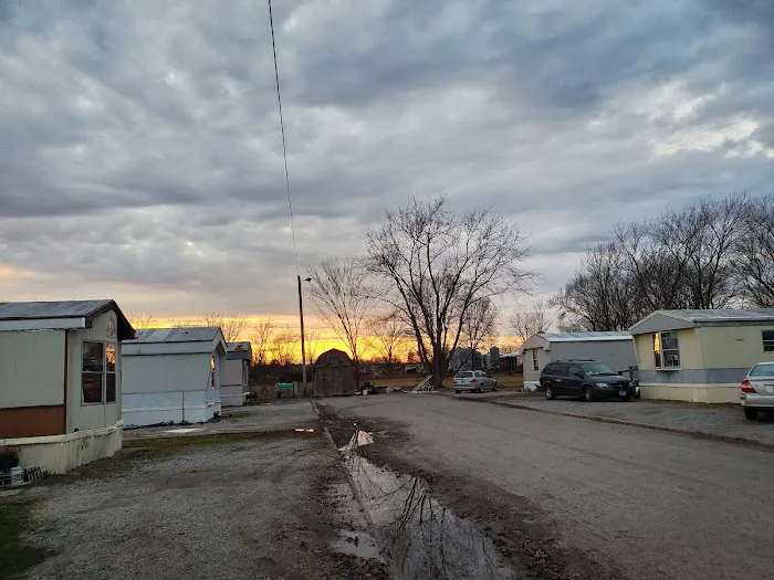 Crossroads Mobile Home Park Picture 5