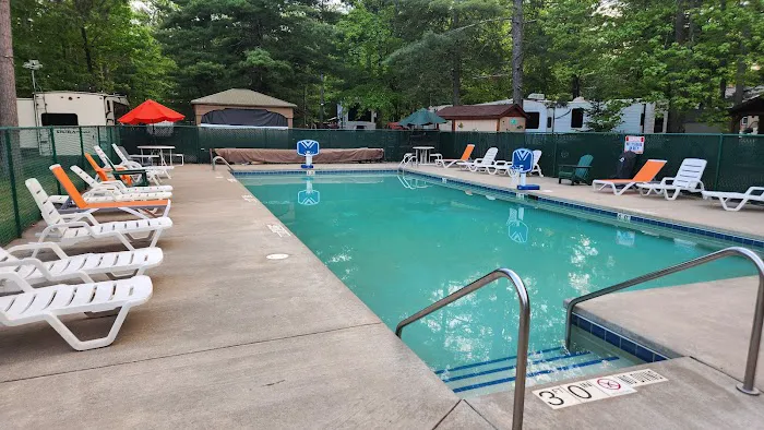 Chain O' Lakes Camping Resort Picture 1