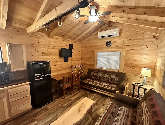 Chain O' Lakes Camping Resort Picture 4