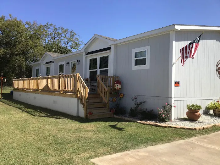 Knollwood Village Mobile Home Park Picture 2