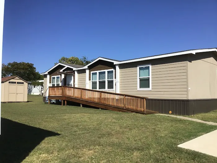Knollwood Village Mobile Home Park Picture 3