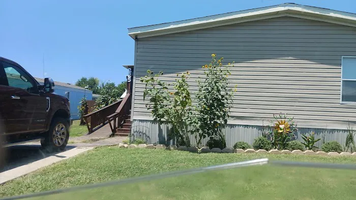 Knollwood Village Mobile Home Park Picture 7