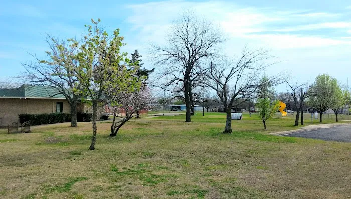 Knollwood Village Mobile Home Park Picture 8