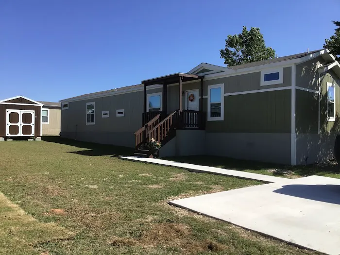 Knollwood Village Mobile Home Park Picture 10