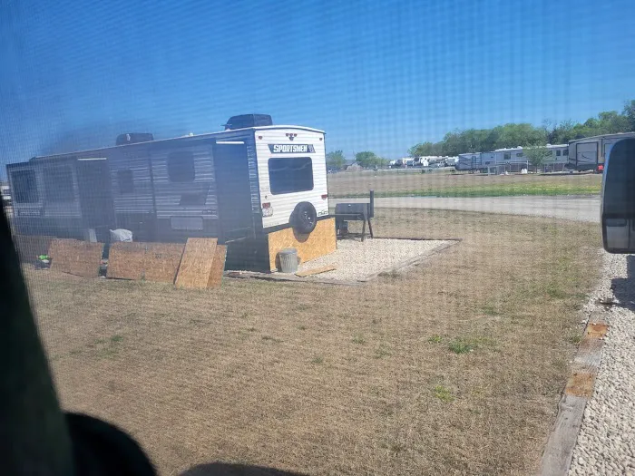 1770 West I-30 RV Park Picture 8
