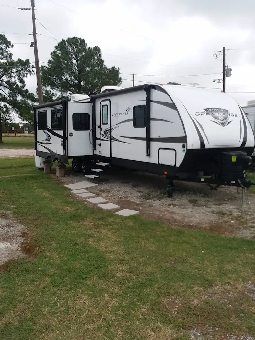 Cash RV Park Picture 2