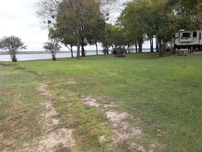 Lakeside Cove RV Park Picture 8