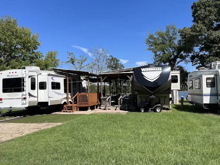 Patriot RV Park - Lake Fork Picture 7