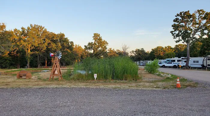 Lovely RV Resort Picture 10