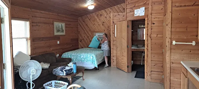 Lake Miami - Modern & Tent Campground Picture 5
