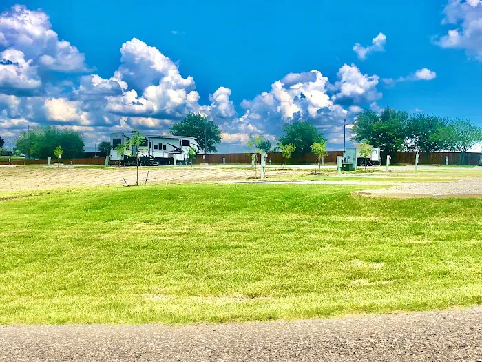 Prairie Lakes Ranch RV Park Picture 8