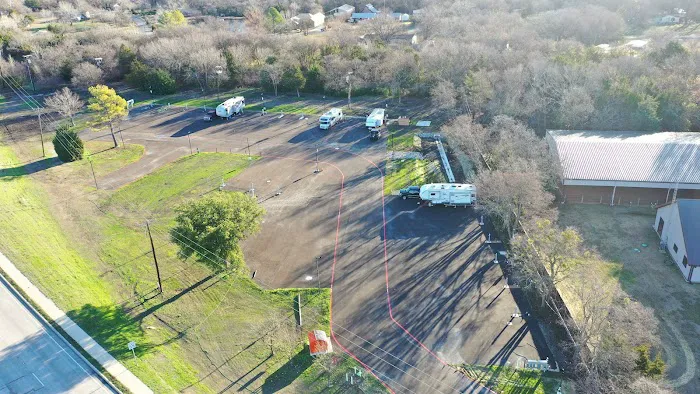 Dallas Melissa RV and Tiny Home Park Picture 3