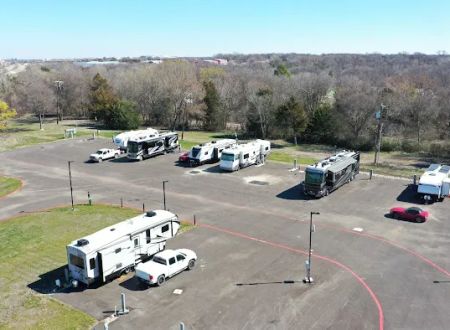 Dallas Melissa RV and Tiny Home Park