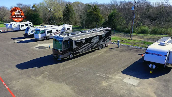 Dallas Melissa RV and Tiny Home Park Picture 4