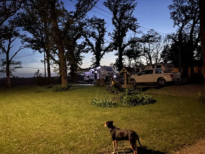 Shady Oaks RV Campground Picture 4