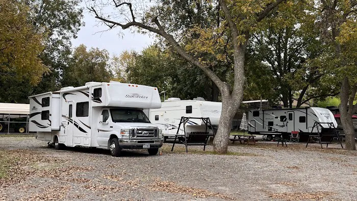 Wynnewood North RV Park Picture 10