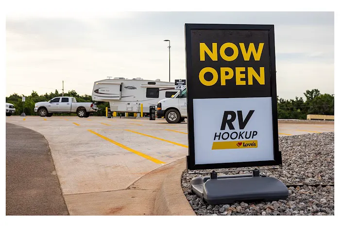 Love's RV Hookup Picture 7