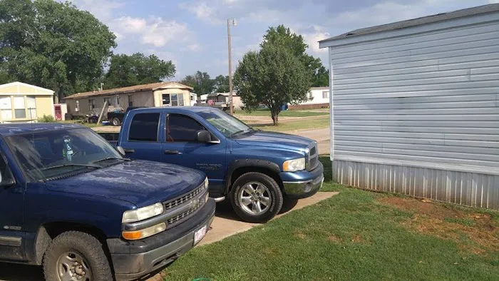 Park West Mobile Home Park Picture 3