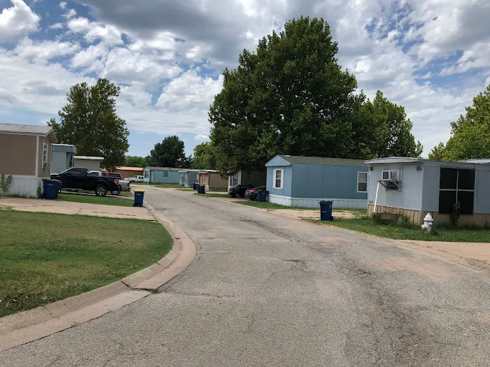 Park West Mobile Home Park Picture 8