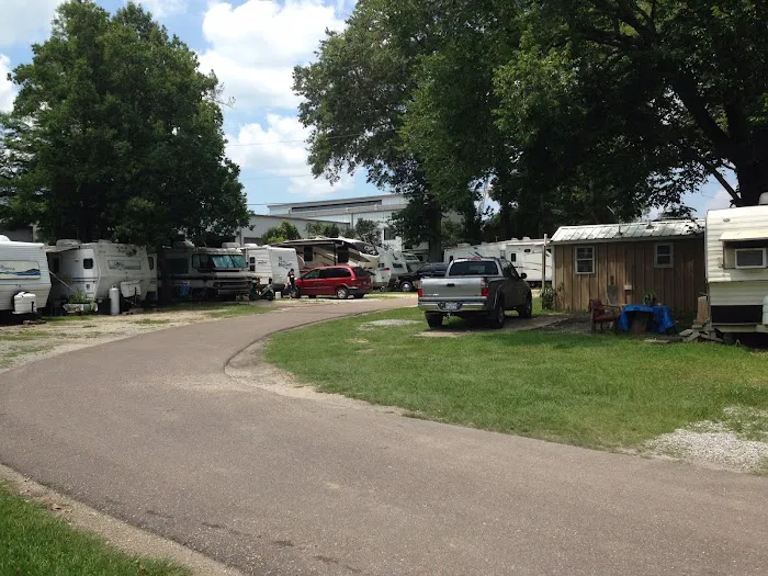 Courtney's RV Park, Baton Rouge Picture 4