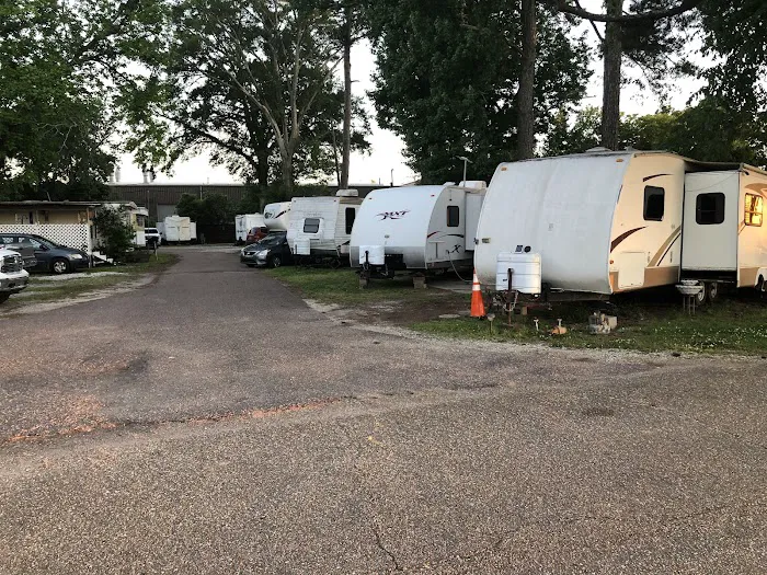 Courtney's RV Park, Baton Rouge Picture 5