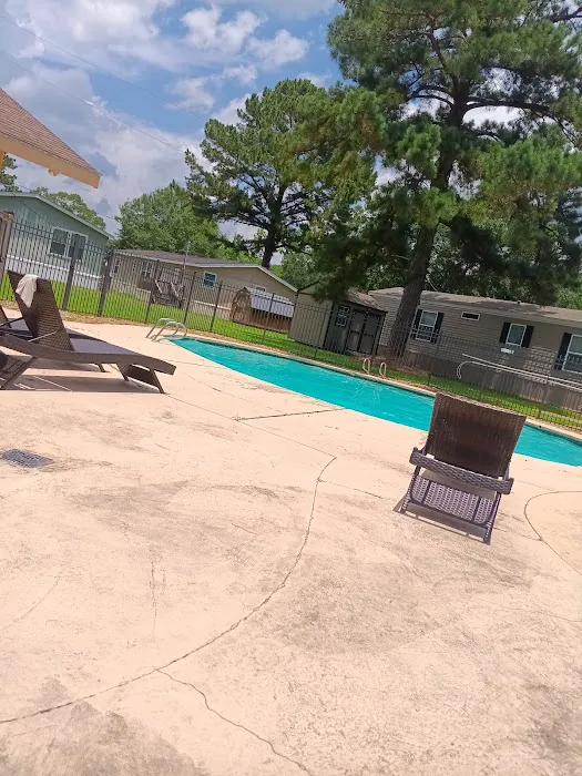 Little Lake Estates Picture 5