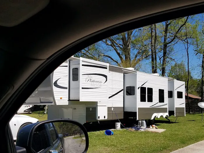 Jennifer's RV Park Picture 1