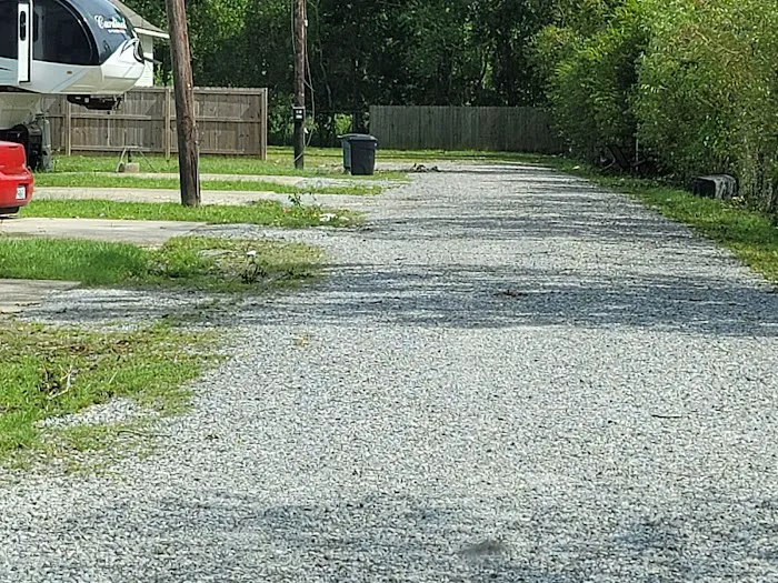 Jennifer's RV Park Picture 6