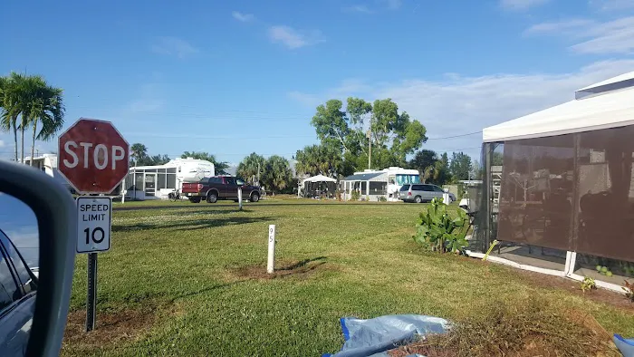 Okeechobee Landings RV Resort Picture 4