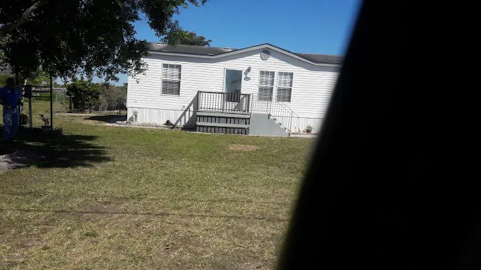 Tropical Mobile Home Village Picture 1