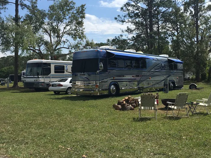 Palm & Pines RV Park Picture 2