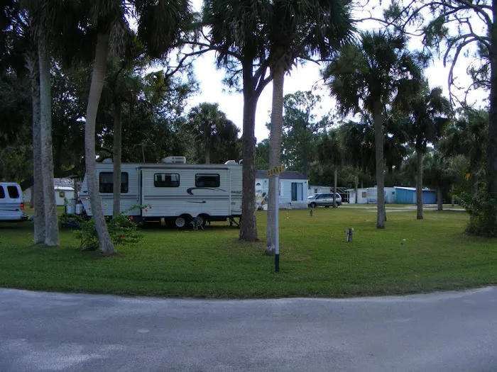 Palm & Pines RV Park Picture 10