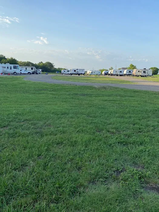 McWest RV Park Picture 3