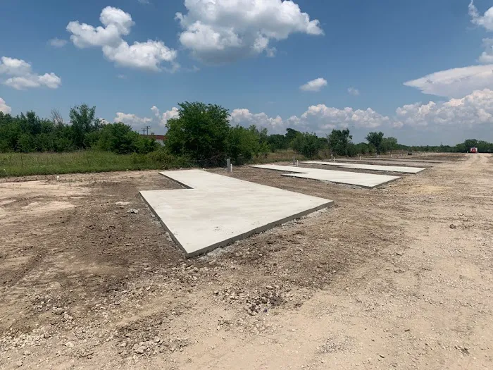 Texas Lonestar Market and RV Resort Picture 7
