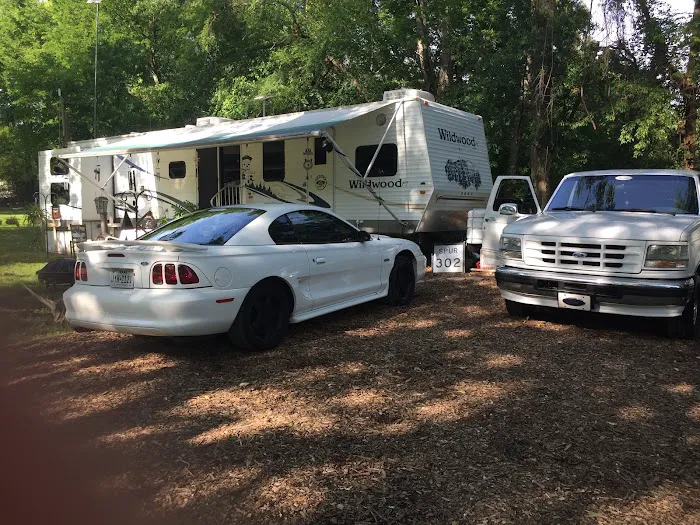 Duck Cove Trailer Park Picture 3
