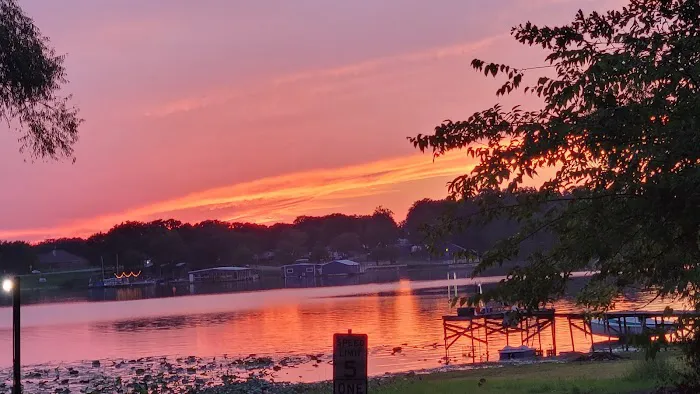 Duck Cove Trailer Park Picture 4