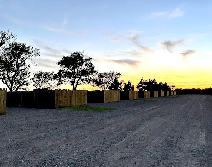 Le Chateau RV Park Picture 4