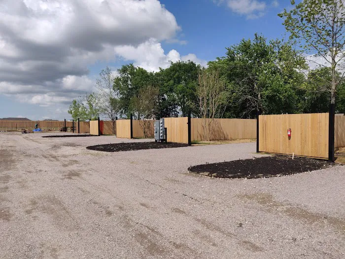 Lavon Luxury RV Village Picture 8