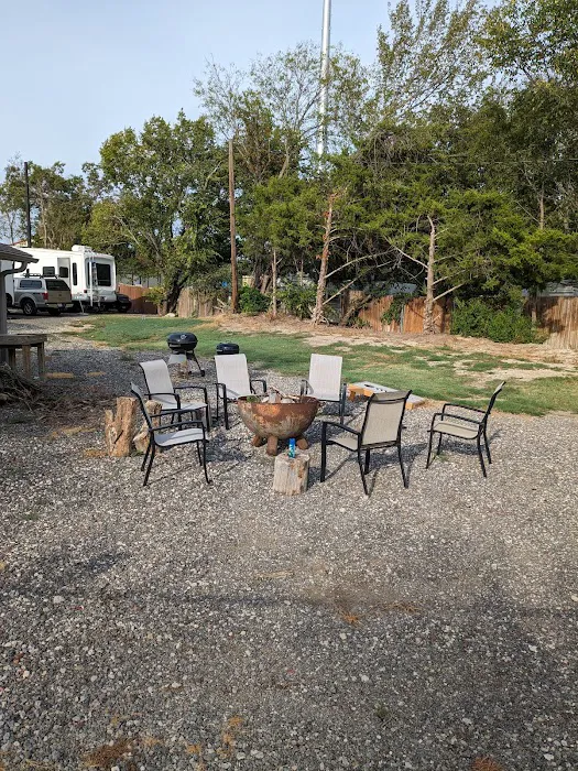 Easy Lane RV Park Picture 9