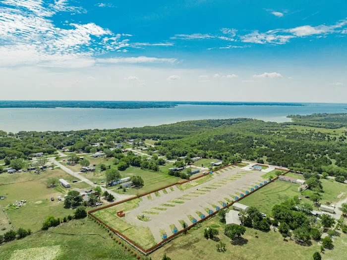Lake Vibe RV Park Picture 7