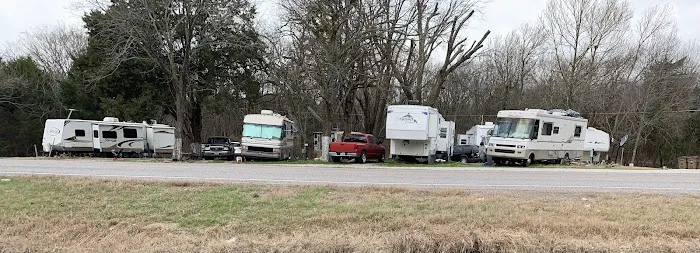 Eco-Stop RV Park Bratonia Picture 5
