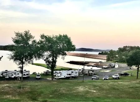 Lake O' Pines RV Park, Marina & Inn