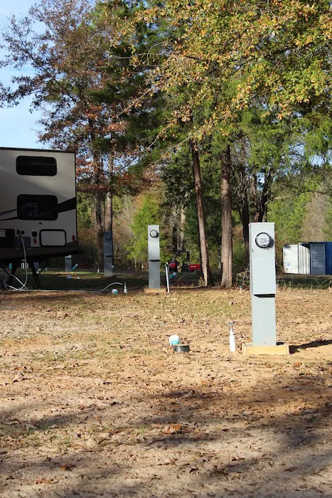 Four Oaks RV Park Picture 4