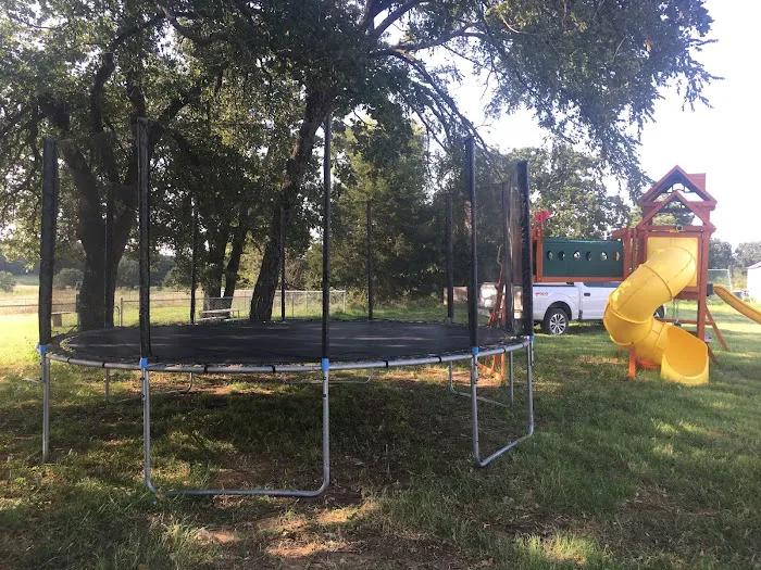 Queen & Duke RV Resort Picture 4