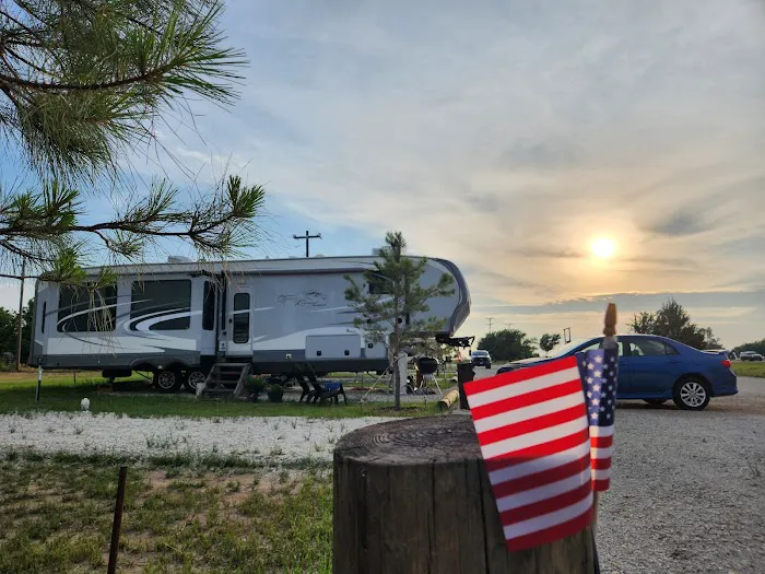 Maverick's RV Park & Storage Picture 9