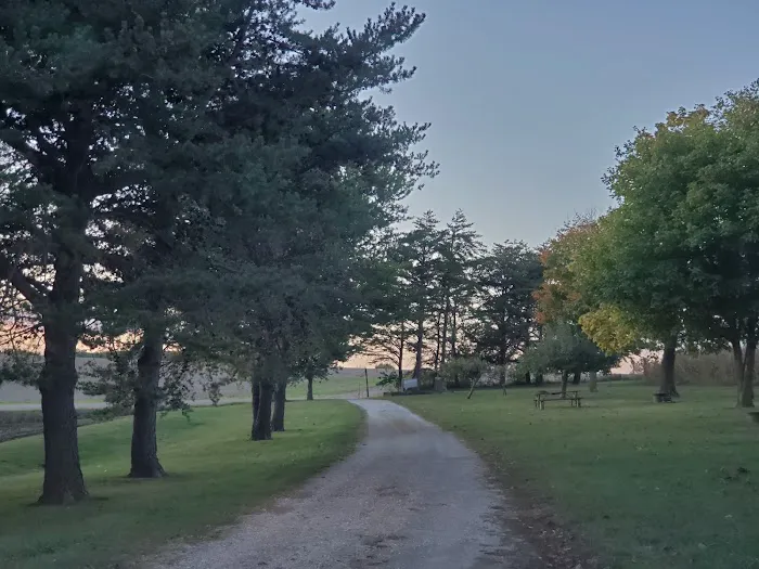 Lower Grove Park Picture 2