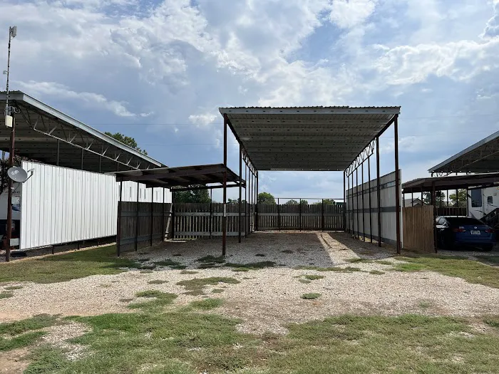 Red River R RV Park & Self Storage Picture 2